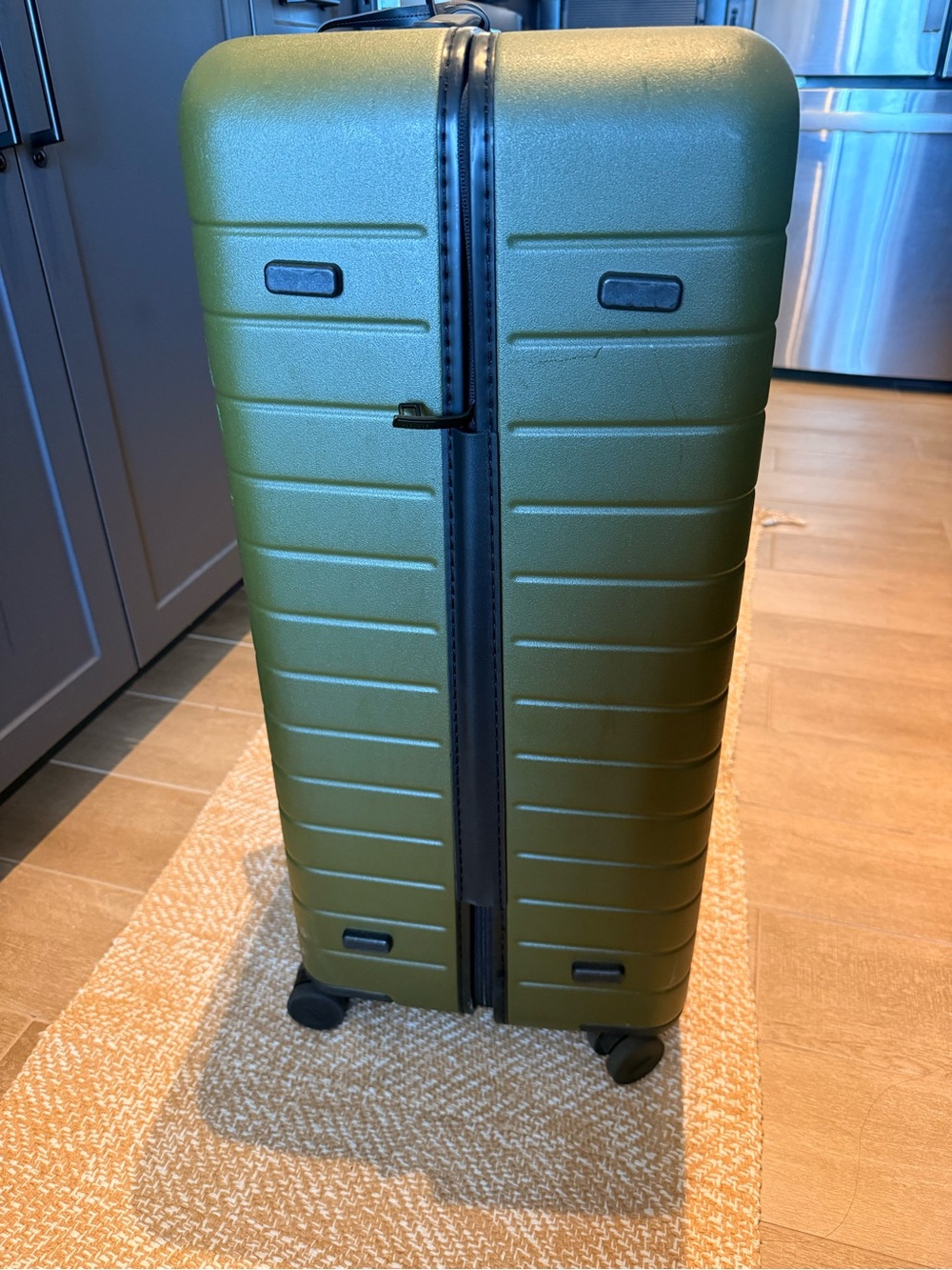 AWAY Luggage in Olive Green Hardshell - The Large - Picture 2 of 12